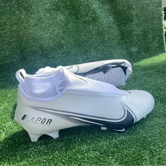 nike wide football cleats